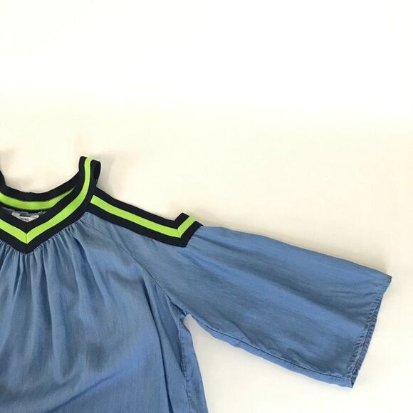 Crown & Ivy Chambray Cold Shoulder Top Women's Size Medium Blue Striped Cutouts - Picture 3 of 8